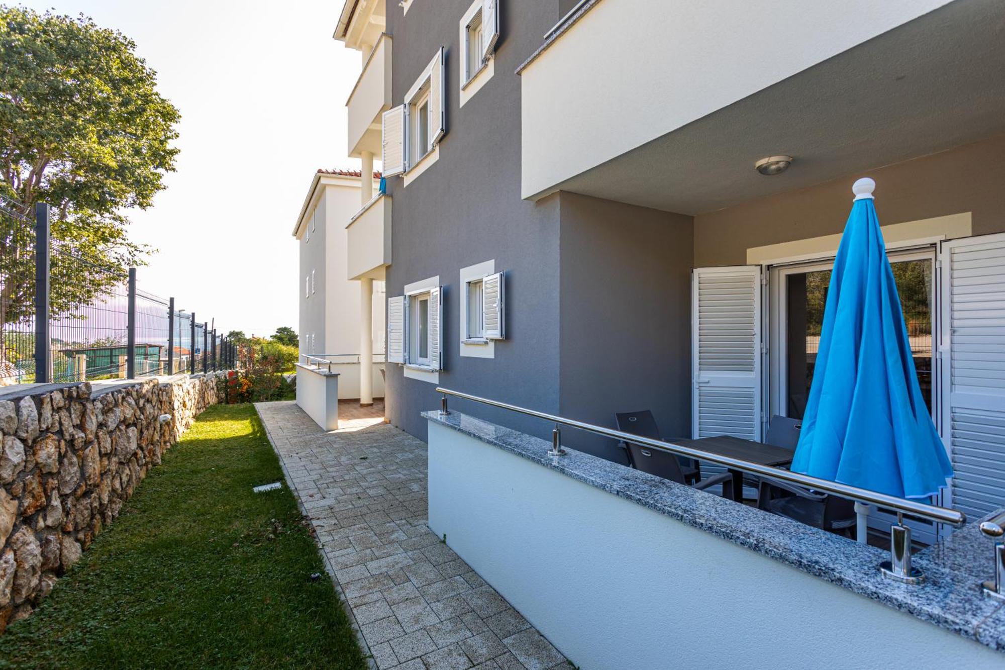Apartments Crnekovic Tomislava 8A バスカ エクステリア 写真