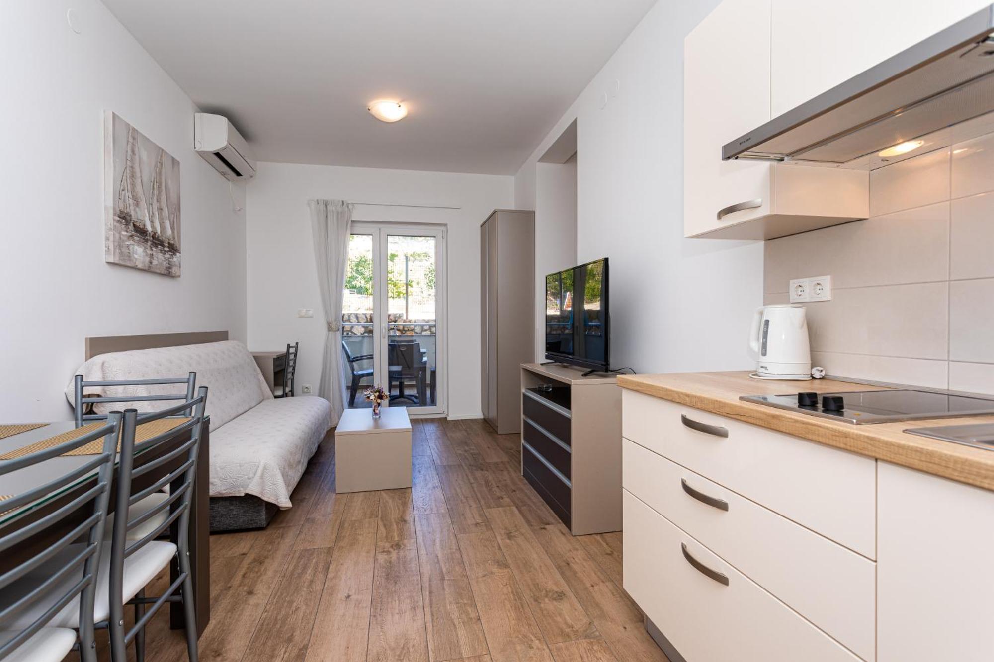 Apartments Crnekovic Tomislava 8A バスカ エクステリア 写真