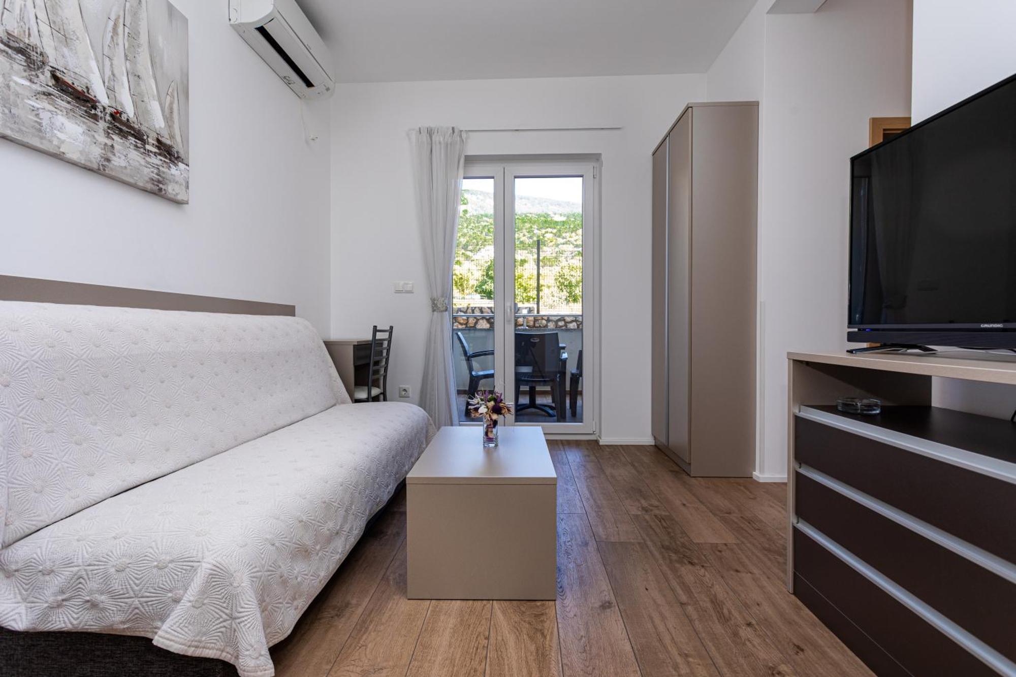 Apartments Crnekovic Tomislava 8A バスカ エクステリア 写真