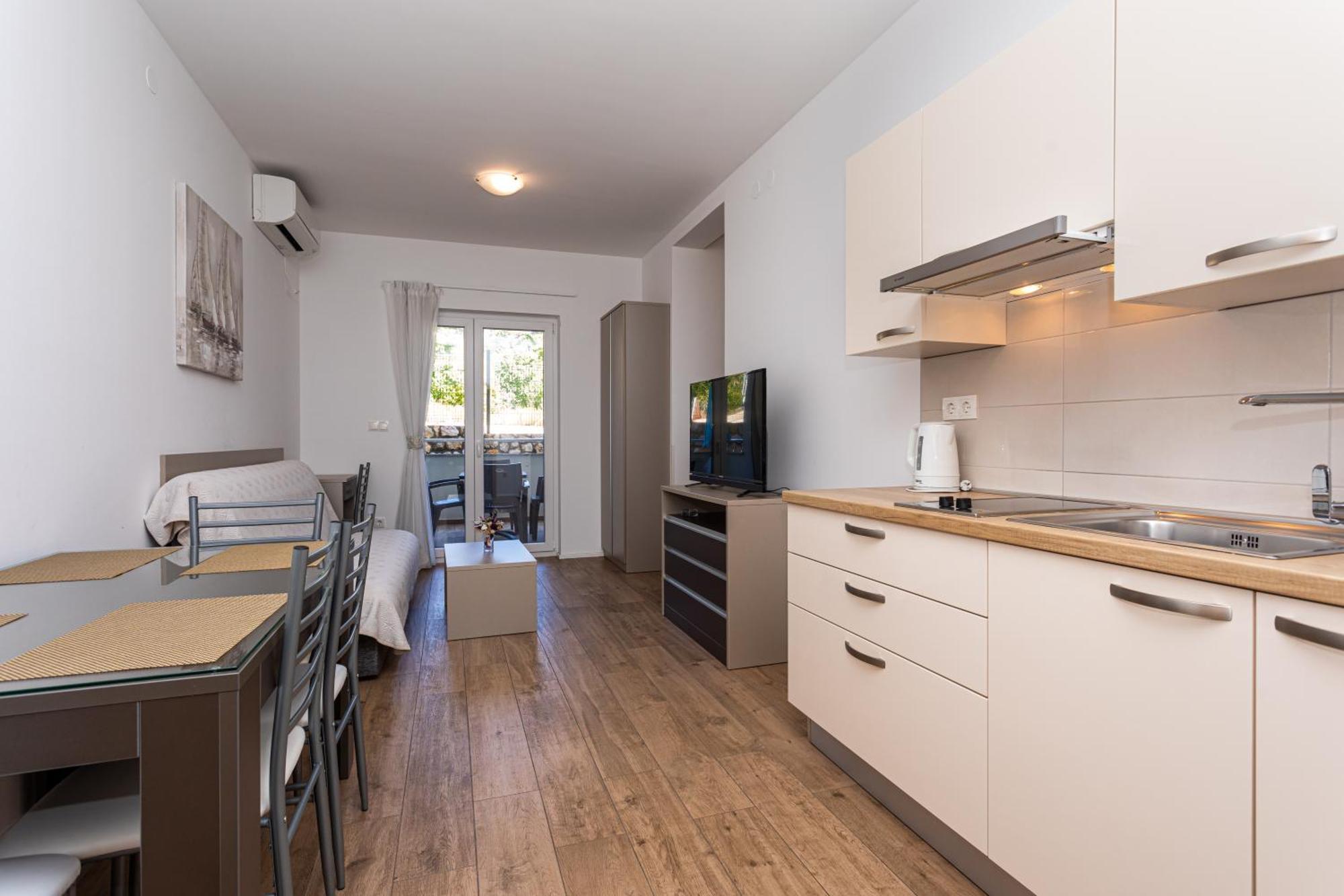 Apartments Crnekovic Tomislava 8A バスカ エクステリア 写真